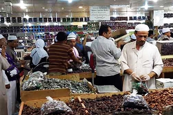 Sepulang Ibadah di Tanah Suci, Jamaah Haji Indonesia Tak Bisa Menghindar dari Godaan Kuliner dan Oleh-Oleh