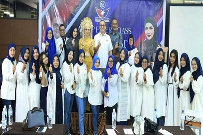DPW Perindo Riau Buat Pelatihan Make Up, 'Gunakan Adela Haddad yang Sudah di Kenal para Artis'