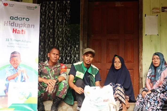 Adaro Distribusikan 7.341 Paket Sembako untuk Warga Prasejahtera