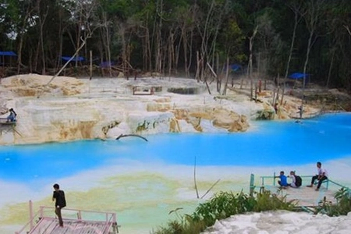 Destinasi Wisata Kawah Biru di Rumbai, 'jadi Sangat Menawan dan Populer'
