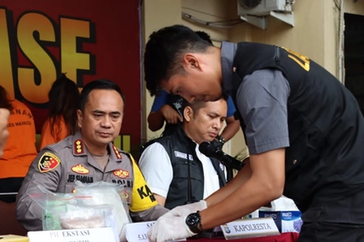 Sabu 4 Kilogram Milik Calon Pengantin Diblender dan Dibuang ke Selokan