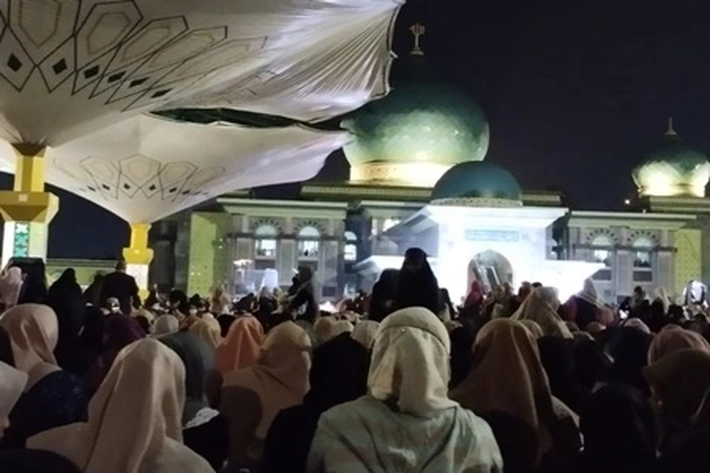 Tablig Akbar di Tahun Baru Islam Ramai Disindir Netizen, 'yang Proyek Payung Elektriknya Miliki Kualitas Terpal'