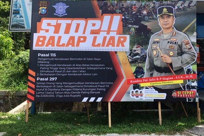 Tak Ingin Ada Balap Liar, Baliho Imbauan dari Kapolresta Pekanbaru Dipasang