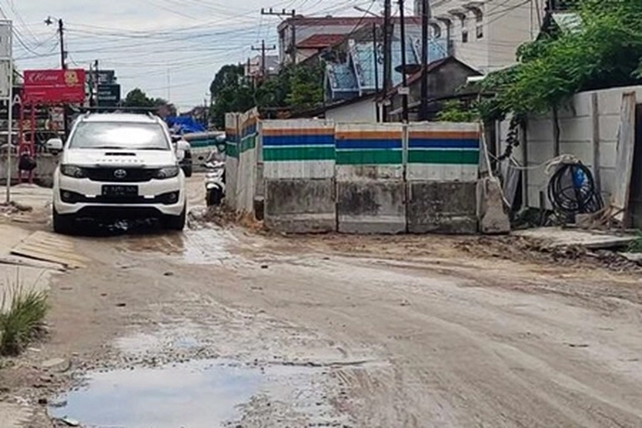 Pemeliharaan Jalan Rusak Akibat Proyek IPAL Pekanbaru Selesai Akhir Agustus