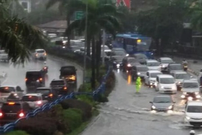 BPBD Siapkan Personel dan Alat Penanganan Banjir karena Diguyur Hujan Deras