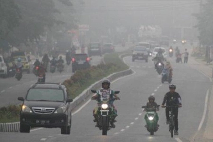 Kabut Tebal Selimuti Pekanbaru, yang Diprediksi Cuaca Cerah Hingga Sore nanti
