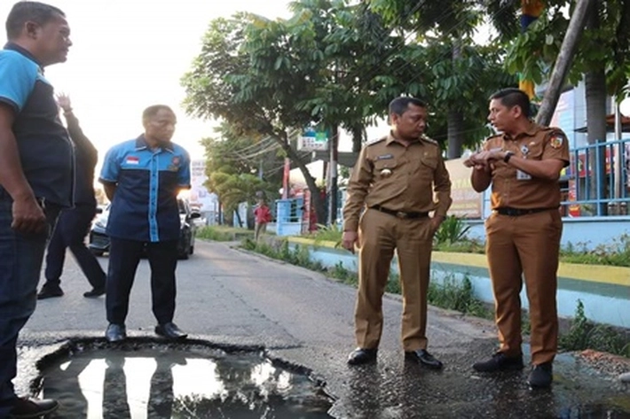 Tahun 2024, Pj Wako Muflihun Tetap Fokus Perbaiki Jalan di Pekanbaru
