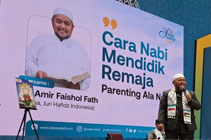 Ustaz Amir Faishol Fath Bagikan Cara Mendidik Anak di Zaman Era Digital