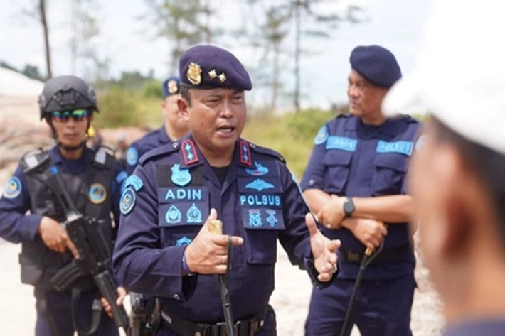 Kementerian Kelautan dan Perikanan Segel Penambangan Pasir Ilegal di Riau
