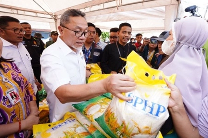 Mendag Zulkifli Hasan Klaim Harga Beras Mulai Turun, 'yang Terus Intens Berkoordinasi dengan Badan Pangan Nasional dan Bulog'