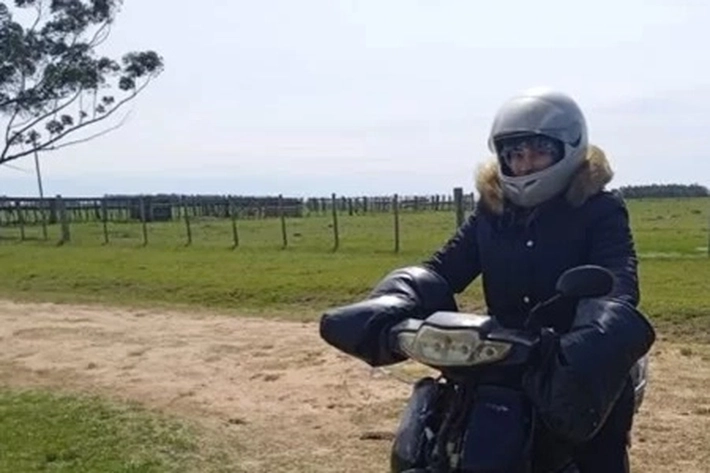Kisah Guru Perempuan Rela Mengajar Siswa Dipelosok Desa, 'Memburu Perjalanan 200 Kilometer Pulang-Pergi Setiap Hari'