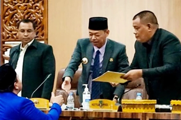 APBD-P Rohil Disahkan Sebesar Rp 2,4 Triliun, Bupati Afrijal Sintong: 'Segera Kita Percepat Program di Lingkungan OPD'