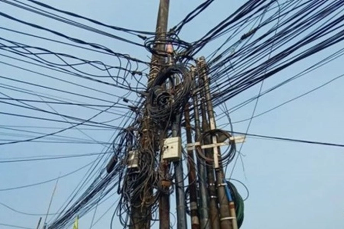 Kabel Provider Semrawut yang tak Beraturan, 'Warga Makin Pusing Sampai ke Ubun-ubun'