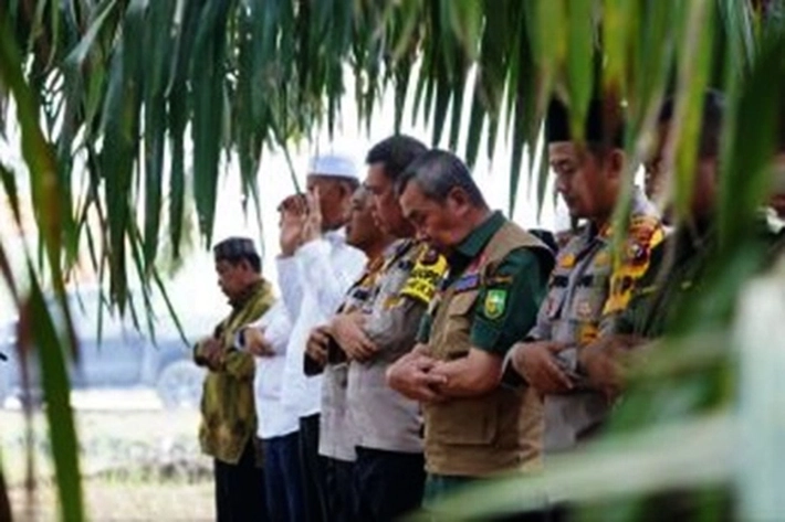 Helikopter Water Bombing Dialihkan ke Provinsi Lain, Gubernur Syamsuar: Tak Ada Karhutla yang Luar Biasa di Riau