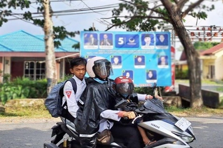 Alat Peraga Sosialisasi Bertebaran Disudut Kota, 'Pada Hal Belum Masuk Masa Kampanye'