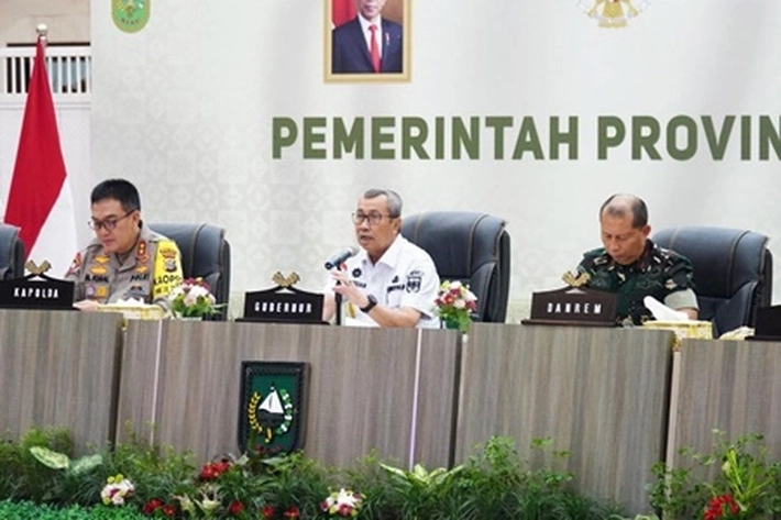 Dua Persoalan Karhutla Hingga Beras yang Sudah 'Mencekik Leher' Dibahas, 'Bersama Seluruh Bupati-Walikota se Riau'