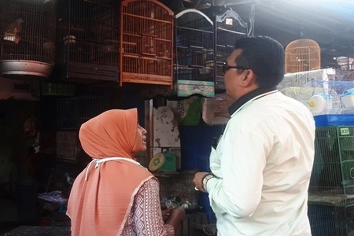 Caleg Perindo Larshen Yunus Bantu dan Beri Semangat Pedagang-Pengrajin Burung, 'untuk Atasi Kesulitan Usaha'