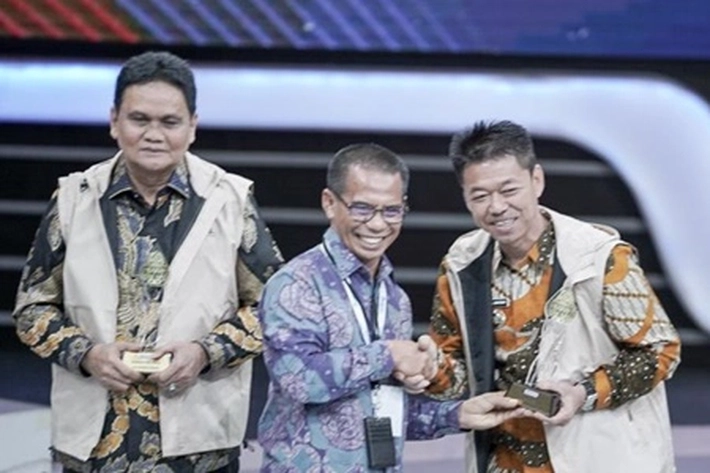 Bupati Afrizal Sintong Raih Penghargaan Berkat Penanganan Stunting dan Kemiskinan Ekstrem yang Dihadiri Wapres KH Maruf Amin