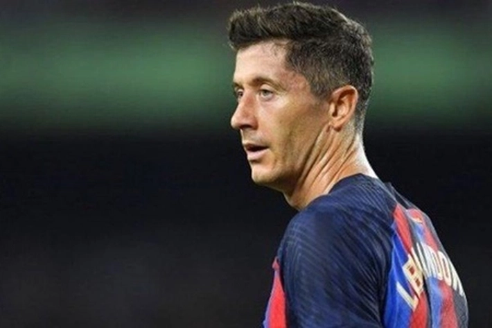 Penyerang Robert Lewandowski Kesal dengan Hasil Akhir di Barcelona