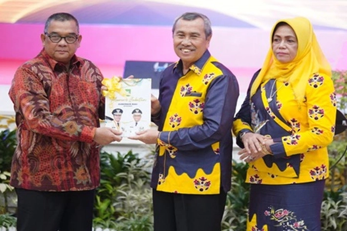4 Tahun 8 Bulan 14 Hari Syamsuar-Edy Natar Bersama Memimpin, 'Keduanya Seperti Abang dan Adik'