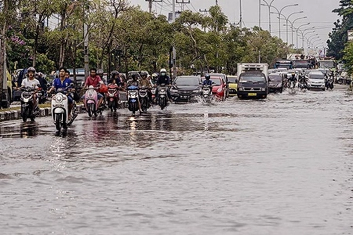 Waspada Hujan Disertai Angin Kencang Siang-Malam, 'PUPR akan Berjuang Mati-matian Atasi Banjir'