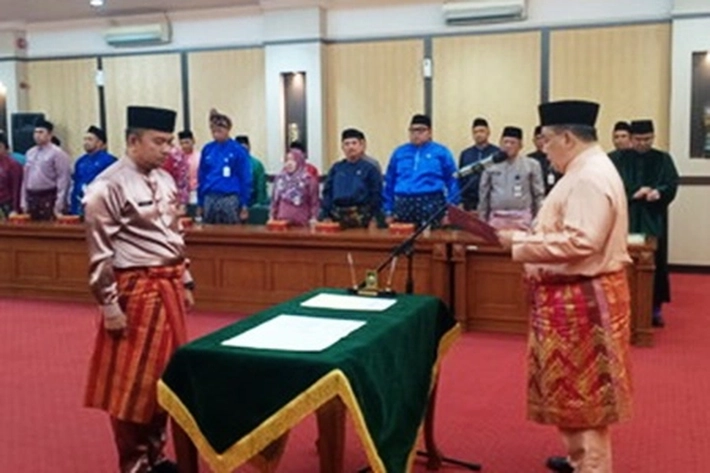 Puluhan Pejabat yang Dilantik Syamsuar Kembali Diganti Plt Gubri, Pengamat Politik: 'Ini Menunjukkan Adanya Ketidakharmonisan'
