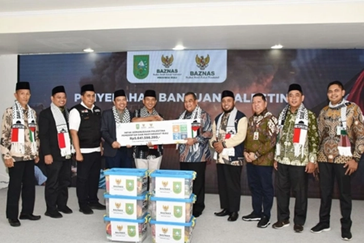 Plt Gubri Edy Afrizal Natar Nasution Serahkan Donasi Bantuan Rakyat Riau ke Baznas RI, 'yang Terkumpul Rp5,6 M untuk untuk Ringankan Beban Palestina'