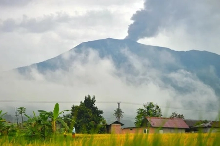Letusan yang Datang 'Tiba-tiba' dan Prosedur Keselamatan 'Diabaikan', LMR: Pelajaran Pahit dari Erupsi Gunung Marapi