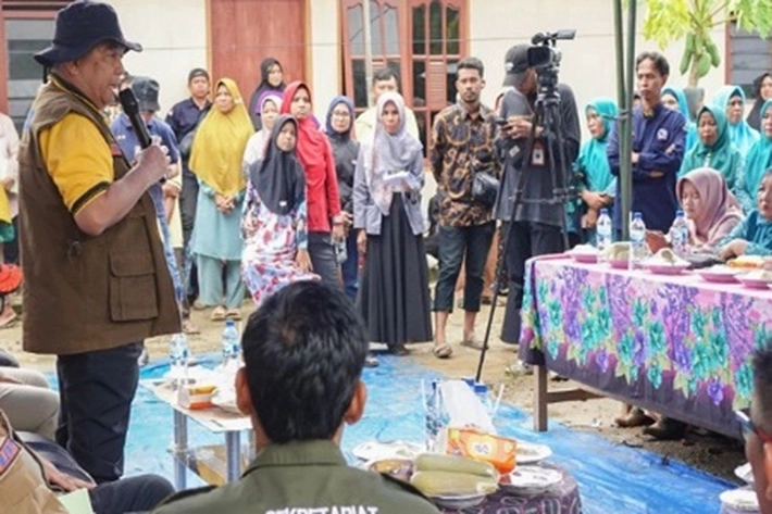 Masyarakat Terdampak Banjir di Riau Mulai dapat Bantuan, Gubri: Tak Perlu Pakai Administrasi karena Sudah Darurat