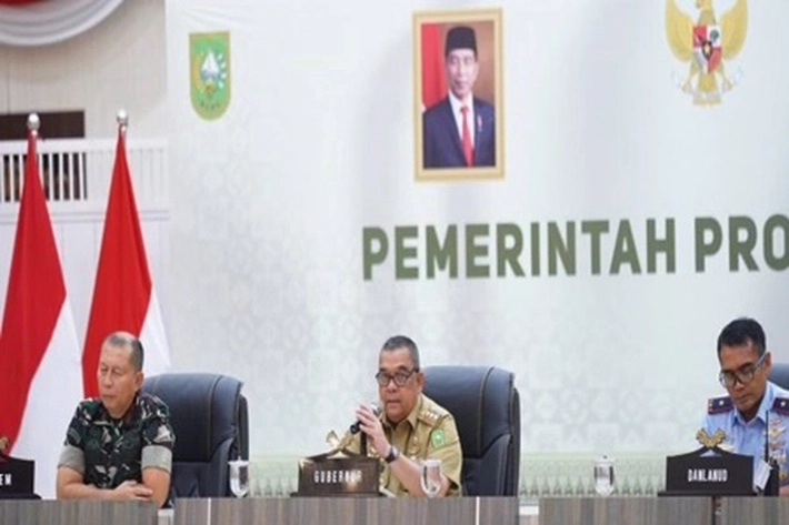 Hujan Masih Mengguyur 12 Kabupaten/Kota, Gubri Beri 11 Intruksi Tangani Banjir