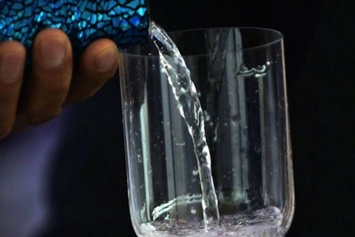 Minum 'Air Putih Mewah' yang Berkualitas Seharga Jutaan Rupiah Jadi Tren Dikalangan Orang Kaya