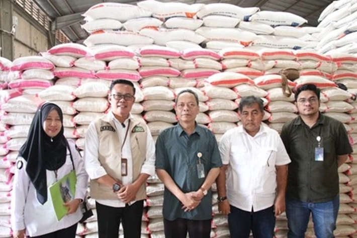 Waspada Banjir Masih Mengincar, Pemko Mulai Salurkan Bantuan Beras