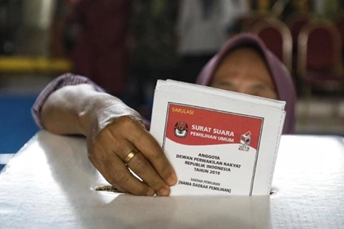 Saat Nyoblos Dilarang Bawa Handphone dan Politik Uang, Bawaslu: Juga Tak Boleh Memotret Surat Suara di TPS
