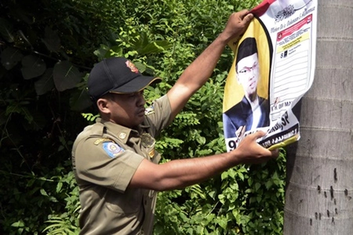 Seluruh APK Caleg Parpol Ditepi Jalan Dibersihkan, 'karena Sudah Masuk Masa Tenang, Harus Tertib dan Kondusif'