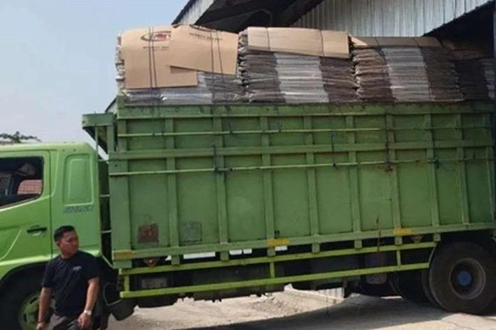 Pj Walikota dan Kapolresta Pekanbaru Bersama Forkopimda Lepas Pendistribusian Logistik Pemilu 2024