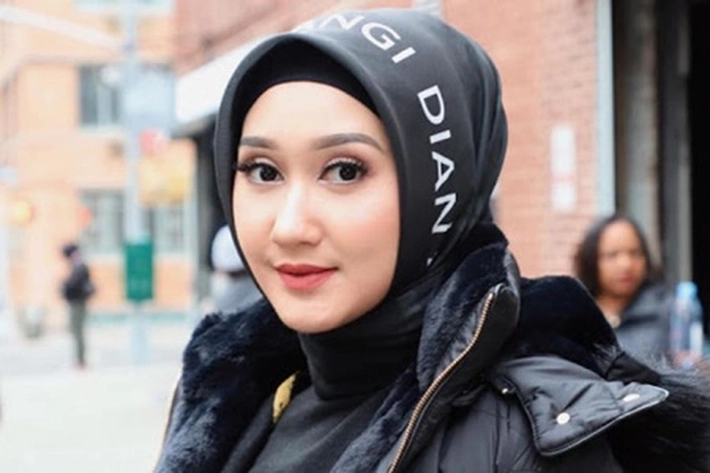 Dian Pelangi, Desainer Busana Muslim Kenamaan yang Digunakan AMIN