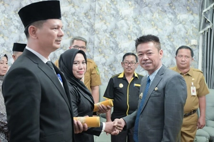 Bupati Afrizal Sintong Lantik Direktur Utama dan Direktur Umum BPR di Mess Pemda Rohil