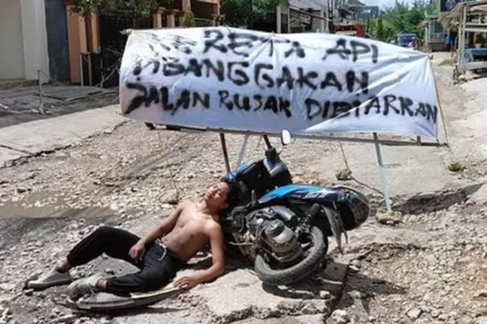 Pj Walikota Didampingi PUPR, Perkim dan Kominfo Tinjau Jalan Rusak, 'yang Sudah Banyak Makan Korban karena Rawan Kecelakaan'