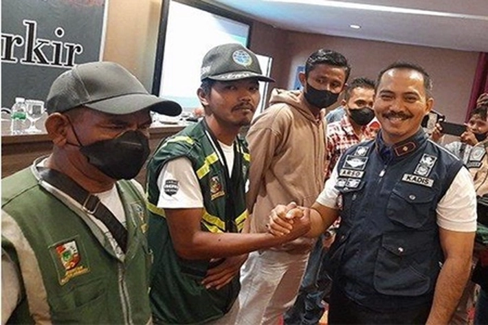 Cegah 'Kutipan Liar', Dishub Wajibkan Jukir Beri Karcis pada Pengendara