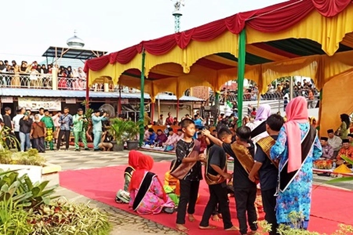 Sambut Ramadan, Pekanbaru Gelar Tradisi Petang Megang di Tepian Sungai Siak
