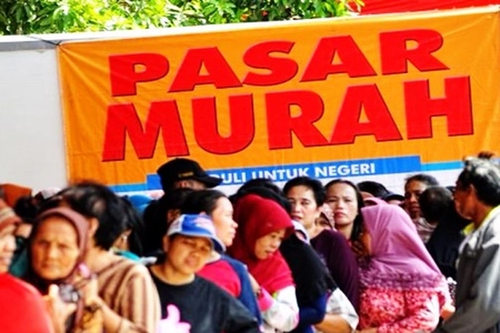 Pemprov Riau Gencarkan Operasi Pasar Murah, 'untuk Menekan Harga Barang Pokok yang Sudah Liar'
