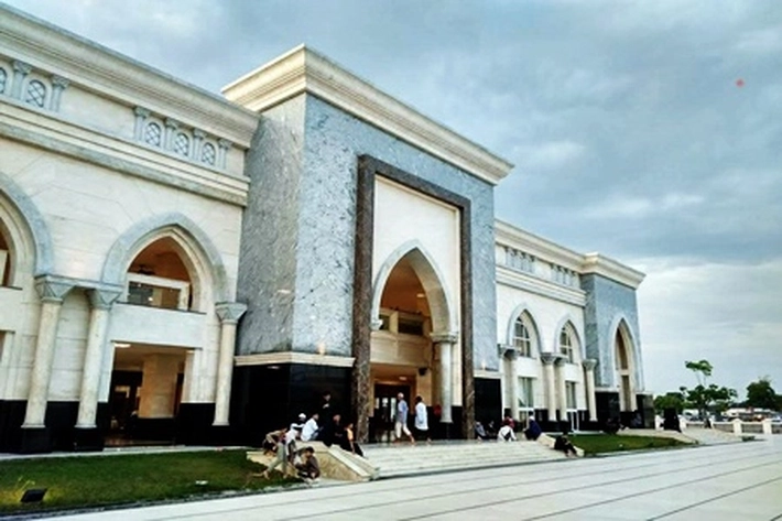 Masjid Abu Darda Tanpa Kubah di Pekanbaru, 'Suasananya Serasa di Timur Tengah'