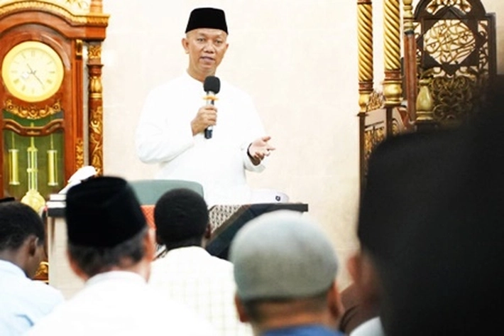 Rektor UIR Prof Syafrinaldi Safari Ramadhan di Masjid Lingkungan Kampus
