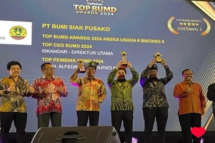 PT Bumi Siak Pusako Kembali Raih Penghargaan Tiga Kategori Top BUMD Awards 2024