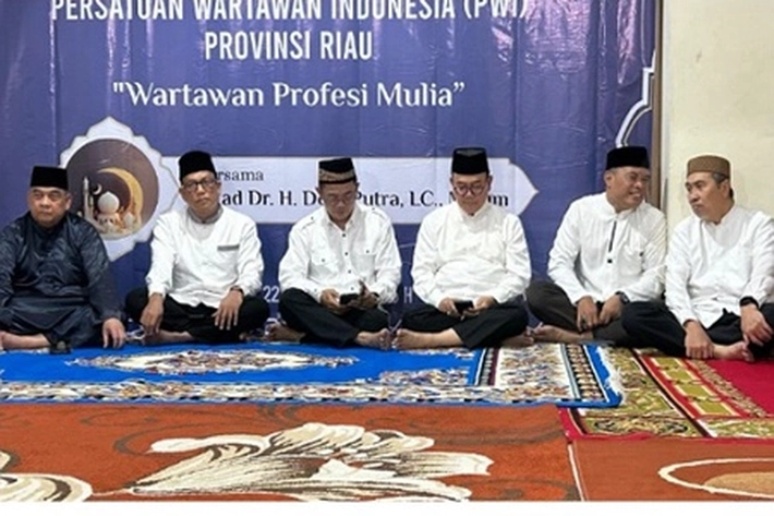 Tiga Mantan Gubri Rusli Zainal, Syamsuar dan Eddy Natar Nasution Buka Puasa Bersama, 'yang Juga Berbagi Kenangan di Ramadhan'
