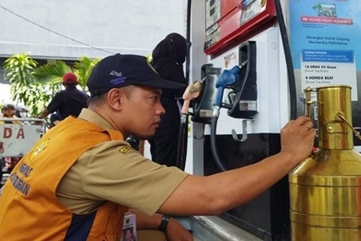 Jelang Lebaran, Disperindag Uji Tera 5 SPBU di Perbatasan Pekanbaru