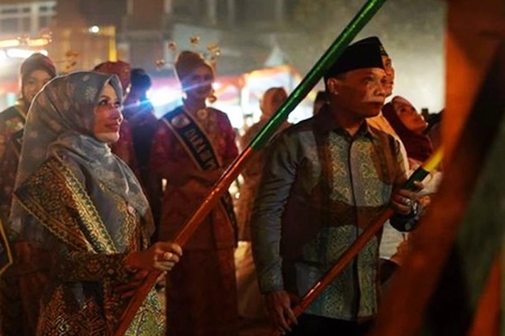 Festival Lampu Colok Meriah, 'yang Total Lampunya Capai 6.000 Obor'