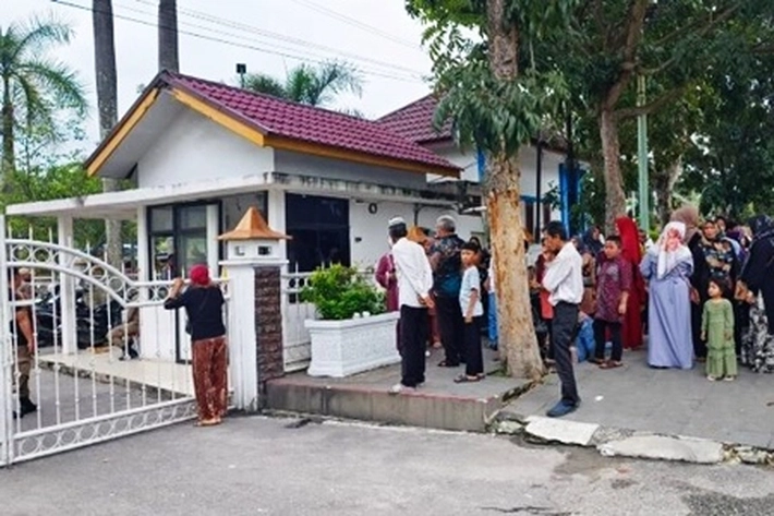 Warga Kecewa Ingin Hadiri Open House di Kediaman Pj Walikota Pekanbaru Tapi Gagal, 'Terpaksa Balik Kanan karena Sudah Tutup'