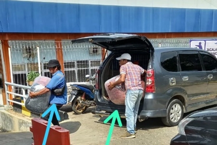 Petugas BC Sepertinya 'Mau Muntah' Lihat Aksi Penyelundupan di Pelabuhan Roro Telaga Punggur, 'yang Kegiatan Ilegalnya Sudah Menahun'