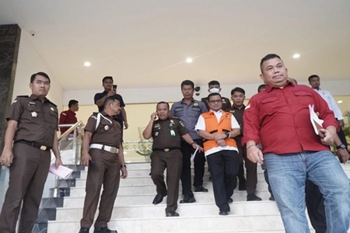 Kadisdik Riau Jadi Korban Korupsi Perjalanan Dinas Fiktif Rp 2,3 M, 'Jabatan Dicopot Tanpa Pendampingan Hukum'